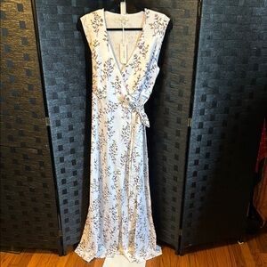 *SALE* Tavik Floral Wrap Maxi Dress in White and Purple Small